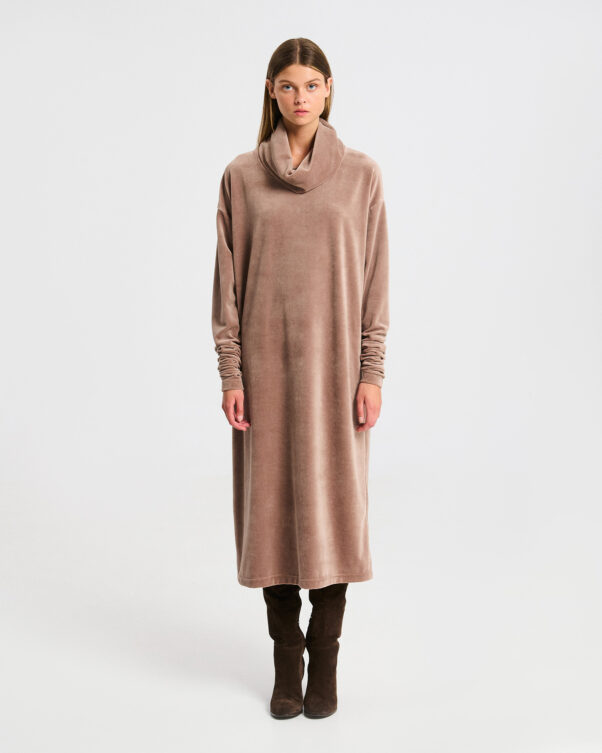 Βελούδινο Φόρεμα με Ξεχυλωτό Γιακά - 001306078 - Εικόνα 1